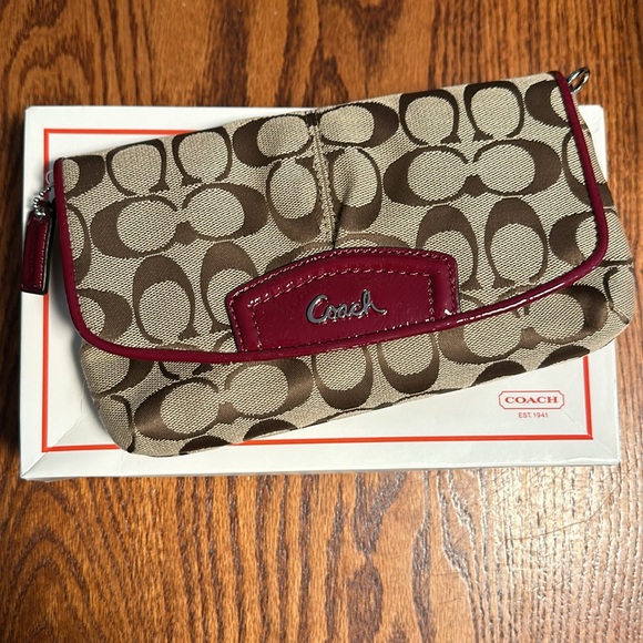 Vintage COACH Wristlet - Picture 1 of 7
